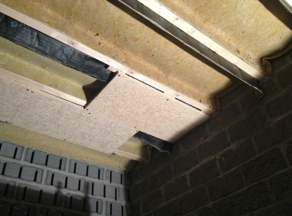ceiling with insulation, airgap and celenit.jpg