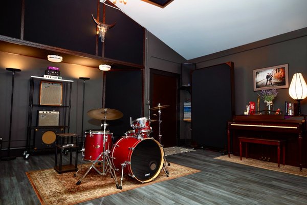 Live Room-7 copy.jpg