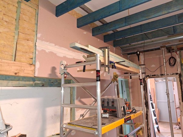 I Makeshift lifting platform 2.jpg
